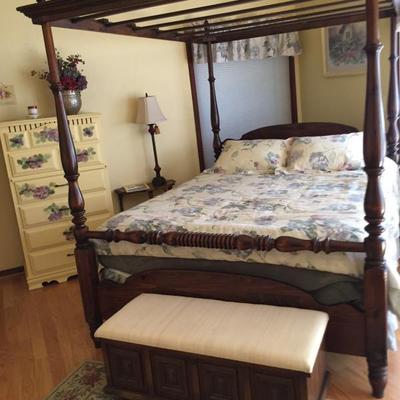 Ethan Allan.  Four Poster Bed.  Queen Sunday sale 1/2 off now $125.00!!!