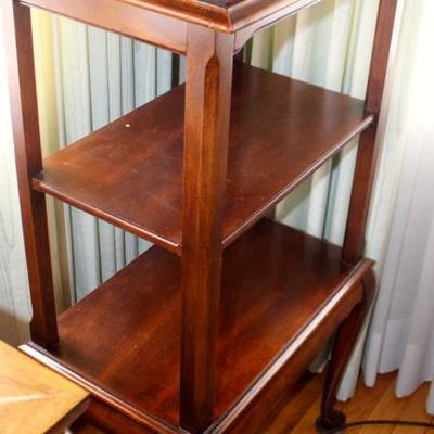 This is a shelf/lectern in exceptional condition.  The top slants at various degrees.  Perfect for teachers, preachers and public...
