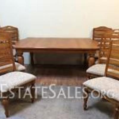 Broyhill Table And Chairs