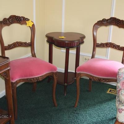 vintage accent chairs with side table 