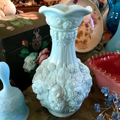 More knickknacks and glassware, including an Imperial Loganberry vase