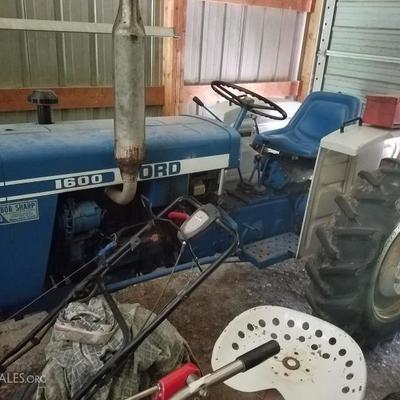 Diesel tractor, 1402 hours,kept in barn