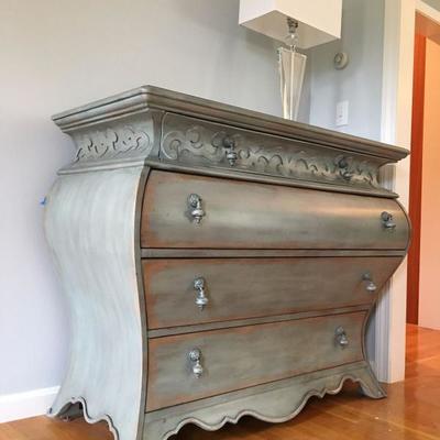 Bombay Accent Chest