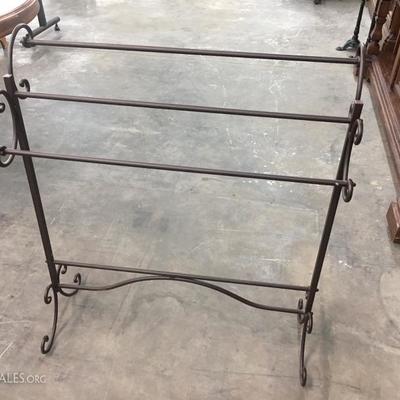 Metal quilt rack
