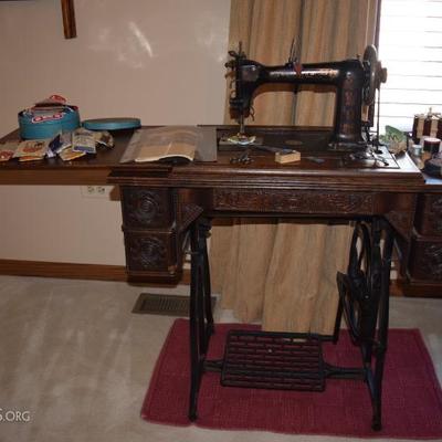 Antique Singer Sewing machine table 
