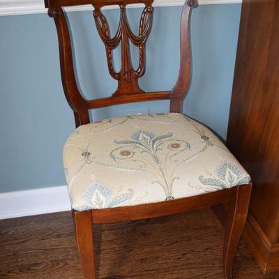 antique dining room chair 