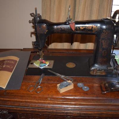 Antique Singer Sewing machine table 