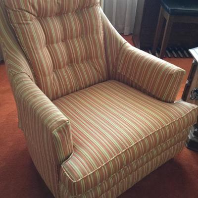Retro sitting chairs - super comfy excellent condition 