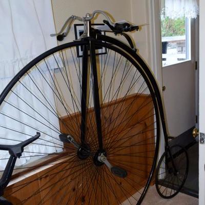 Antique big wheel bicycle Penny-farthing
