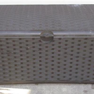 Suncast Basket Weave Patio Storage Bin