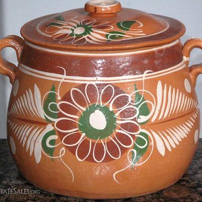 Lola de Barro (crock pot).  Traditional Made in Mexico Terra-cotta Hand Painted Bean Pot.This is a lovely bean pot. Made by folk artisans...