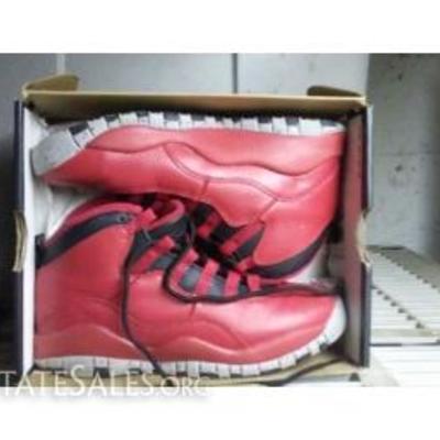 Michael Jordan Georgetown Sneakers (red)