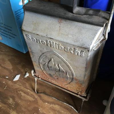 Estate sale photo