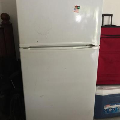 Daewoo refrigerator/freezer 15 cu.ft.