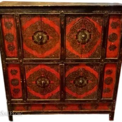 ANTIQUE CHINESE TIBETAN WOOD CABINET IN RED AND BLACK ENAMEL