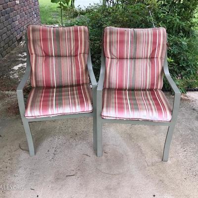 METAL LAWN CHAIRS WITH CUSHION BOTTOMS