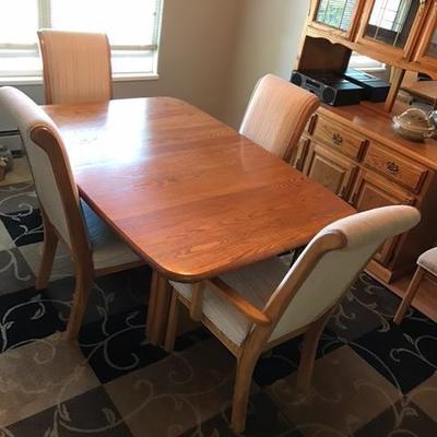 Dining set with leaves and 6  chairs, $300