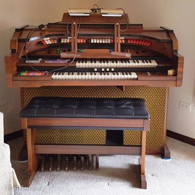 Kimball Camelot organ