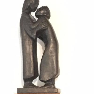Sculpture, kissing