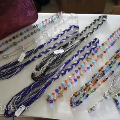 FSL154 Beaded Nepal Necklaces, Bracelets, Cosmetic Bag

