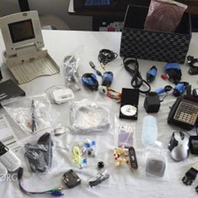 FSL225 Mystery Electronics Lot - What Will you Find?
