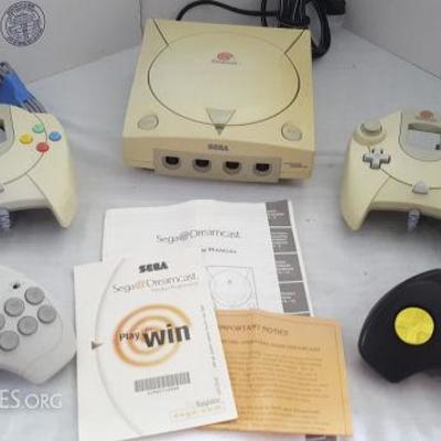 FSL217 Vintage Sega Dreamcast System & Four Controllers
