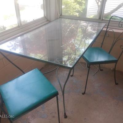 Iron patio table w/ 4 chairs
