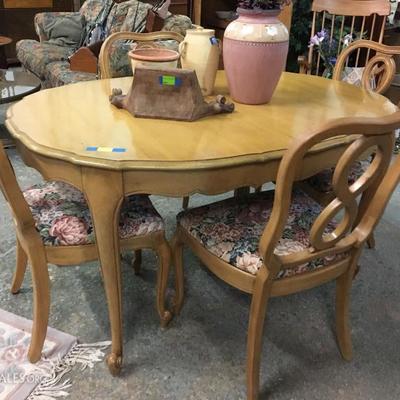 kitchen tables and chairs 