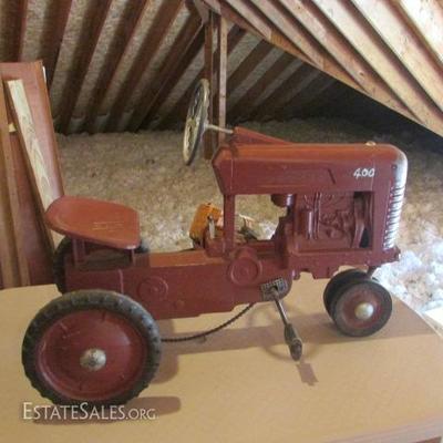 Antique/Vintage Pedal Toy Tractor