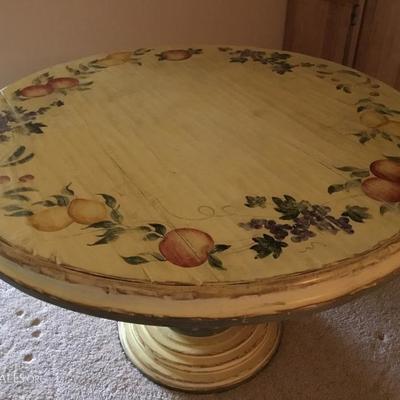 Woodland Furniture Company (Idaho Falls, WI) Aberdeen Pedestal Table , excellent condition 