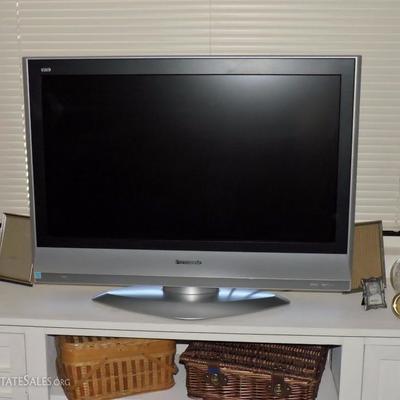 Panasonic 32” LCD HDTV #TC-32LX60