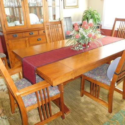 Oak Dining Table & 6  Chairs