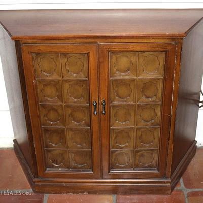 Vintage Cabinet with 1 Shelf
