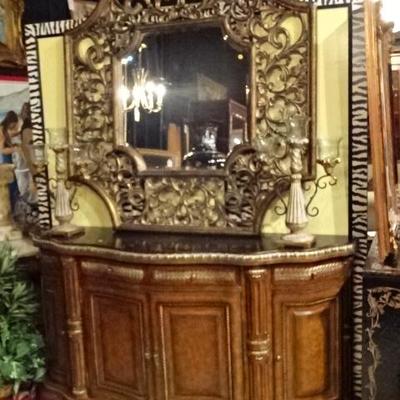 NEOCLASSICAL GILT WOOD SIDEBOARD WITH BLACK MARBLE TOP