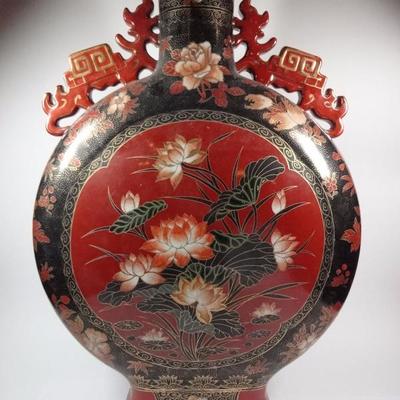 CHINESE PORCELAIN MOON FLASK VASE WITH DRAGON HANDLES