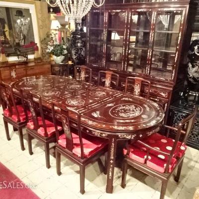 CHINESE ROSEWOOD AND MOTHER OF PEARL DINING TABLE WITH 8 CHAIRS