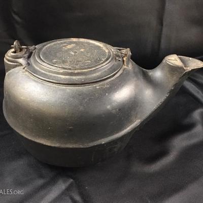 Cast iron kettle