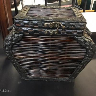 Wicker storage basket