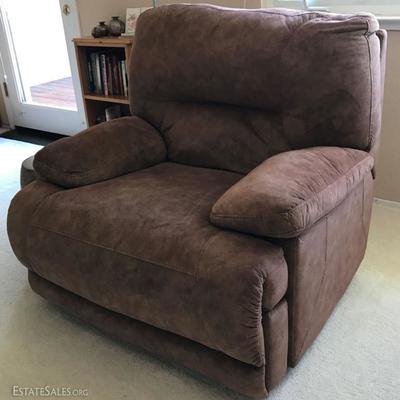Super Comfy Electric Recliner