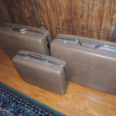 vintage American Tourister set