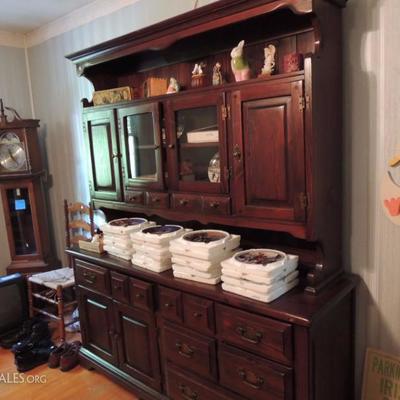 Pine hutch collectors plates, Christmas, wildlife, hundreds!