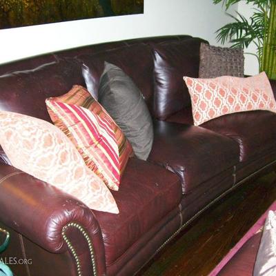 Gorgeous leather sofa - immaculate!