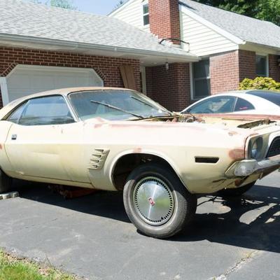Dodge Challenger - PARTS ONLY