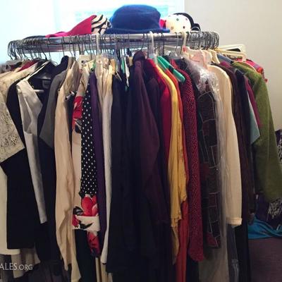 Large selection of Women's clothes sizes 10-16