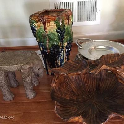 Elephant pedestal and Decorative vases