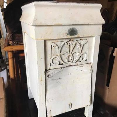 victorian children's miniature functioning victrola