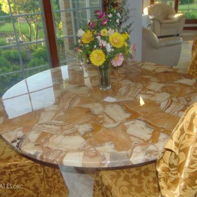 Solid Marble table $1,000 Pre sale cash & carry before or on July 6th Text 847 309-4798