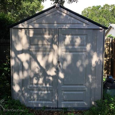 Rubbermaid shed in very good condition