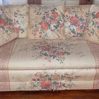 MHE017 Large Plush Floral Sofa

