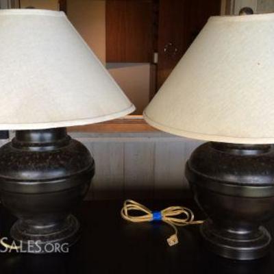 MHE061 Two Round Black Metal Lamps with Shades
